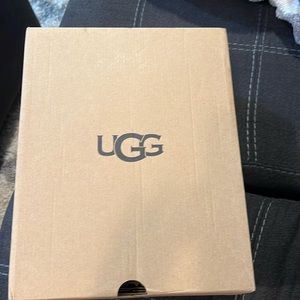 Kids Ugg size 13 pink